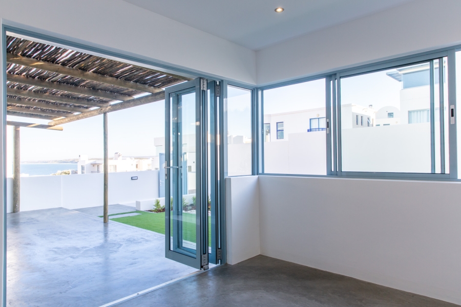 To Let 3 Bedroom Property for Rent in Paradise Beach Western Cape